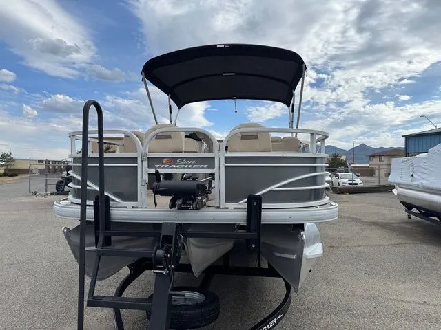 Slide: The Image of Sun Tracker Fishin' Barge 22 XP3 2022 - 20