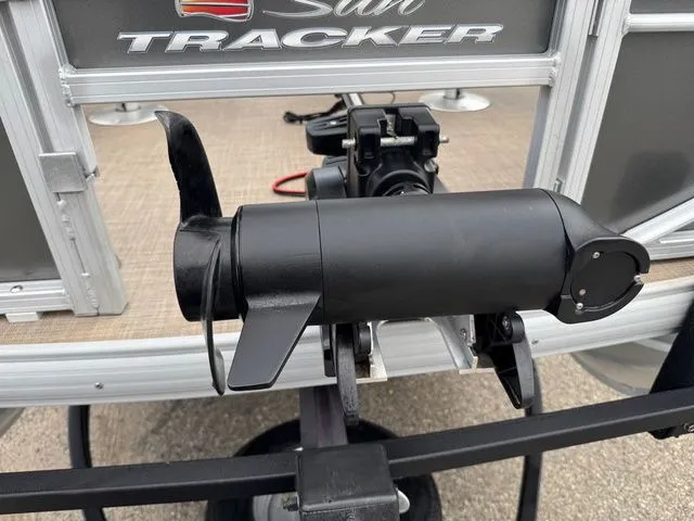 Slide: The Image of Sun Tracker Fishin' Barge 22 XP3 2022 - 22