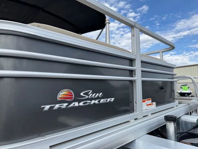 Slide: The Image of Sun Tracker Fishin' Barge 22 XP3 2022 - 29