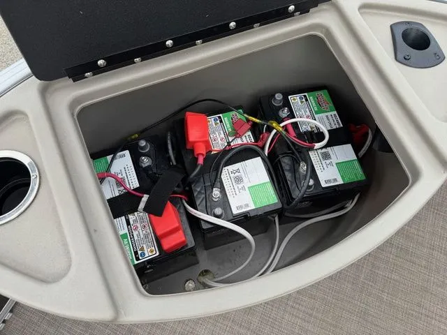 Slide: The Image of Sun Tracker Fishin' Barge 22 XP3 2022 - 39