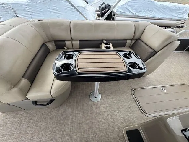 Slide: The Image of Sun Tracker Fishin' Barge 22 XP3 2022 - 44