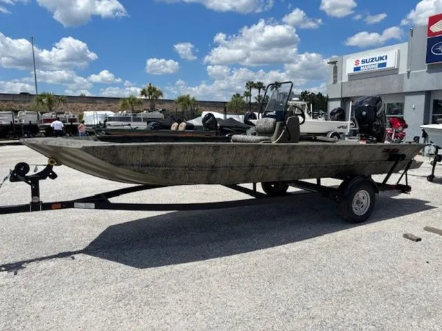 Slide: The Image of Tracker Grizzly 1860 CC 2026 - 11