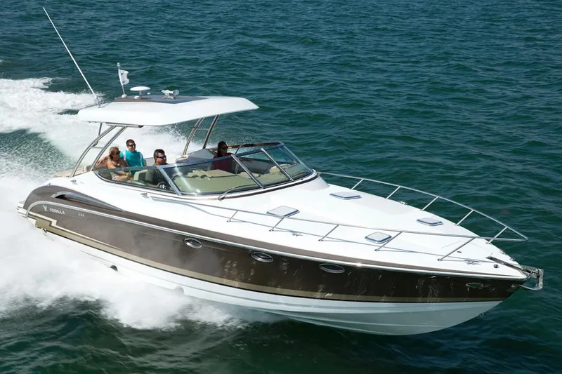 Slide: The Image of Manufacturer Provided Image: 2015 Formula 370 Super Sport boat cruising on the water. - 6