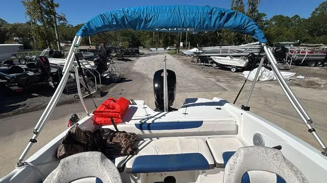 Slide: The Image of Tahoe 185 S 2022 - 14