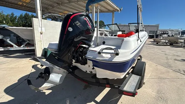 Slide: The Image of Tahoe 185 S 2022 - 3