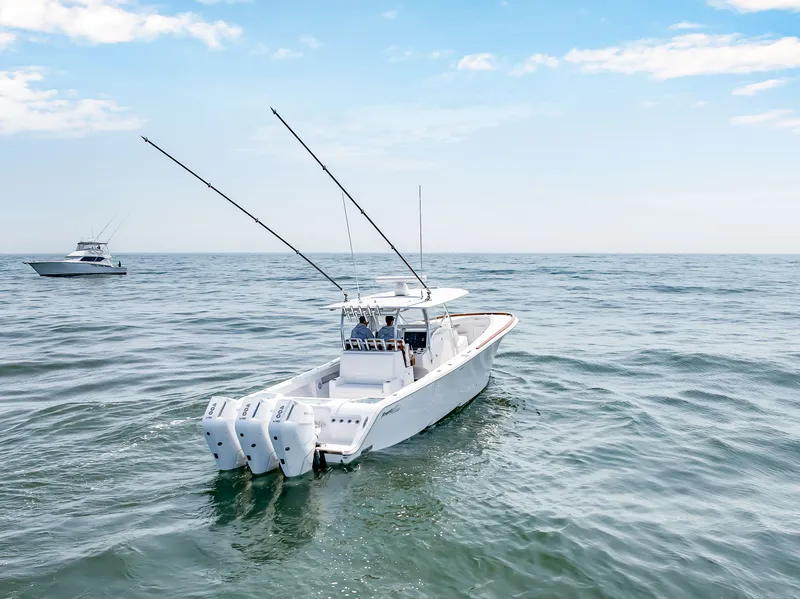 Slide: The Image of Front Runner 39 Center Console 2026 on open sea. - 10