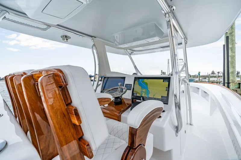 Slide: The Image of Luxurious cockpit of the 2026 Front Runner 39 Center Console. - 30