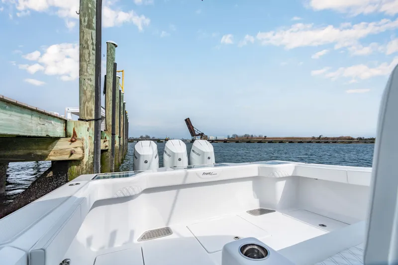 Slide: The Image of Front Runner 39 Center Console 2026 - 66