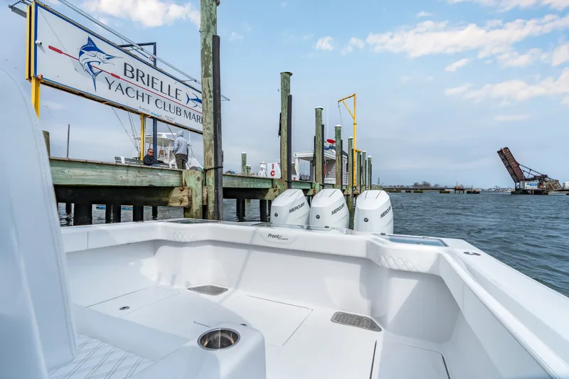 Slide: The Image of Front Runner 39 Center Console 2026 - 67