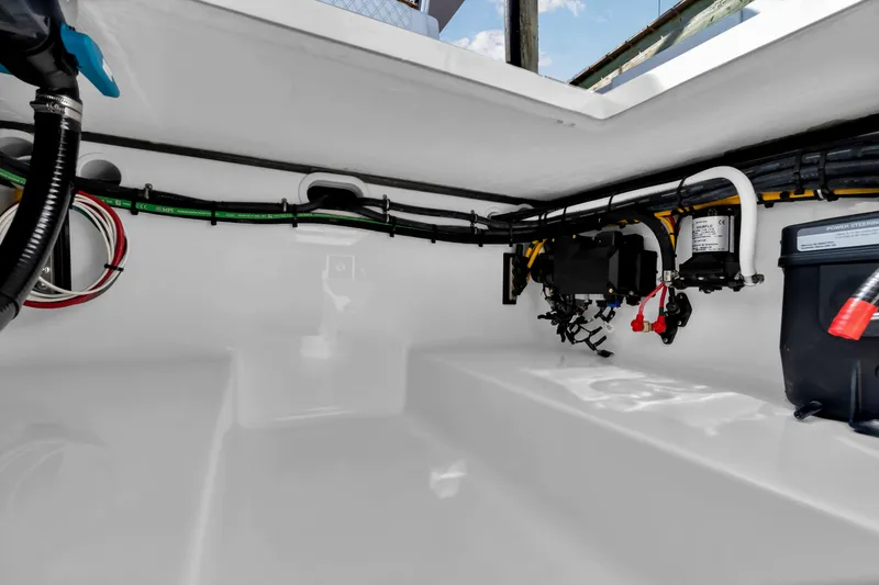 Slide: The Image of Front Runner 39 Center Console 2026 - 80