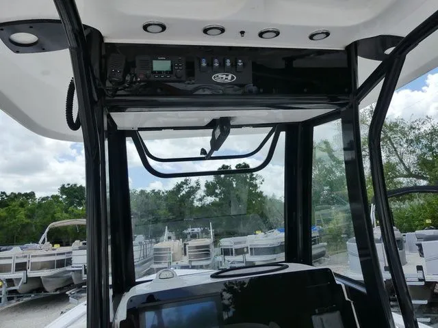 Slide: The Image of Sea Hunt Ultra 239 SE 2023 - 11