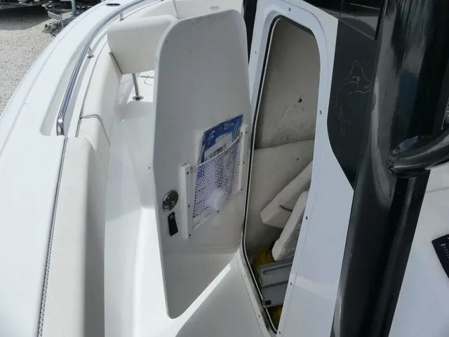 Slide: The Image of Sea Hunt Ultra 239 SE 2023 - 12