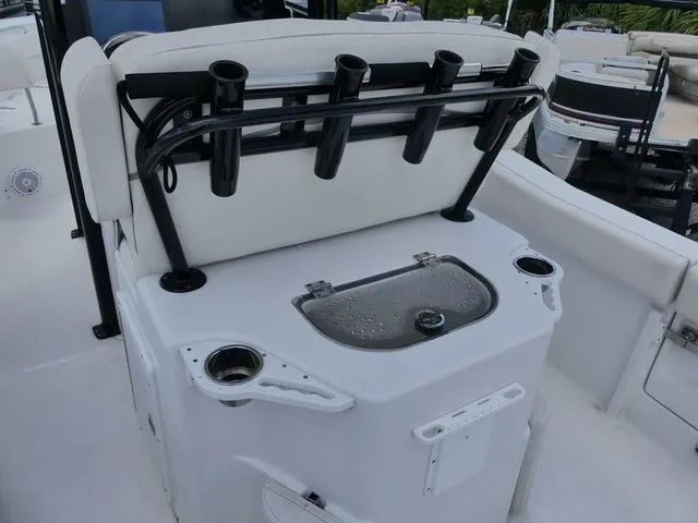 Slide: The Image of Sea Hunt Ultra 239 SE 2023 - 7