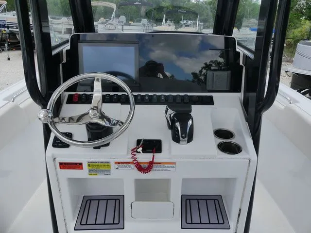 Slide: The Image of Sea Hunt Ultra 239 SE 2023 - 8