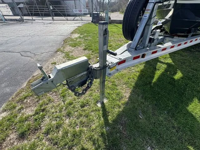 Slide: The Image of Cutwater C-24 Coupe 2020 - 17