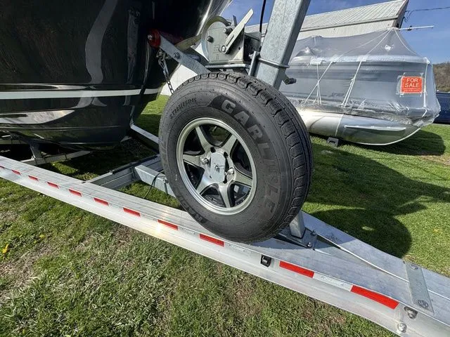 Slide: The Image of Cutwater C-24 Coupe 2020 - 18