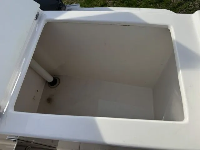 Slide: The Image of Cutwater C-24 Coupe 2020 - 26