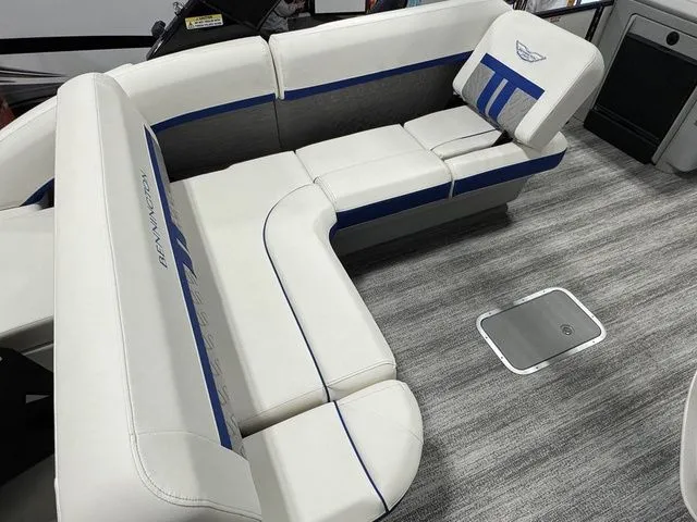 Slide: The Image of Bennington M Swingback 26 MSB 2025 - 10