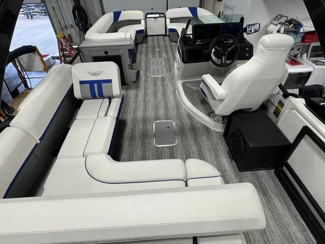 Slide: The Image of Bennington M Swingback 26 MSB 2025 - 11