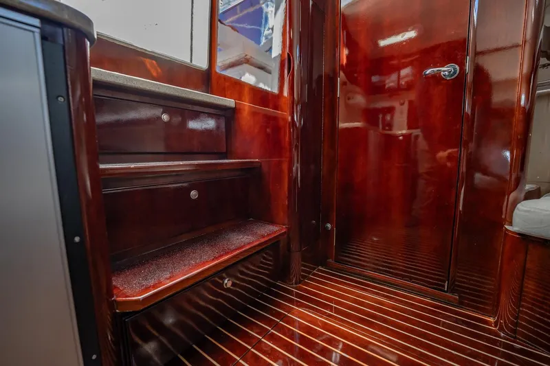 Slide: The Image of Luxurious wooden interior of 2004 Luhrs Tournament 320 Open yacht. - 33