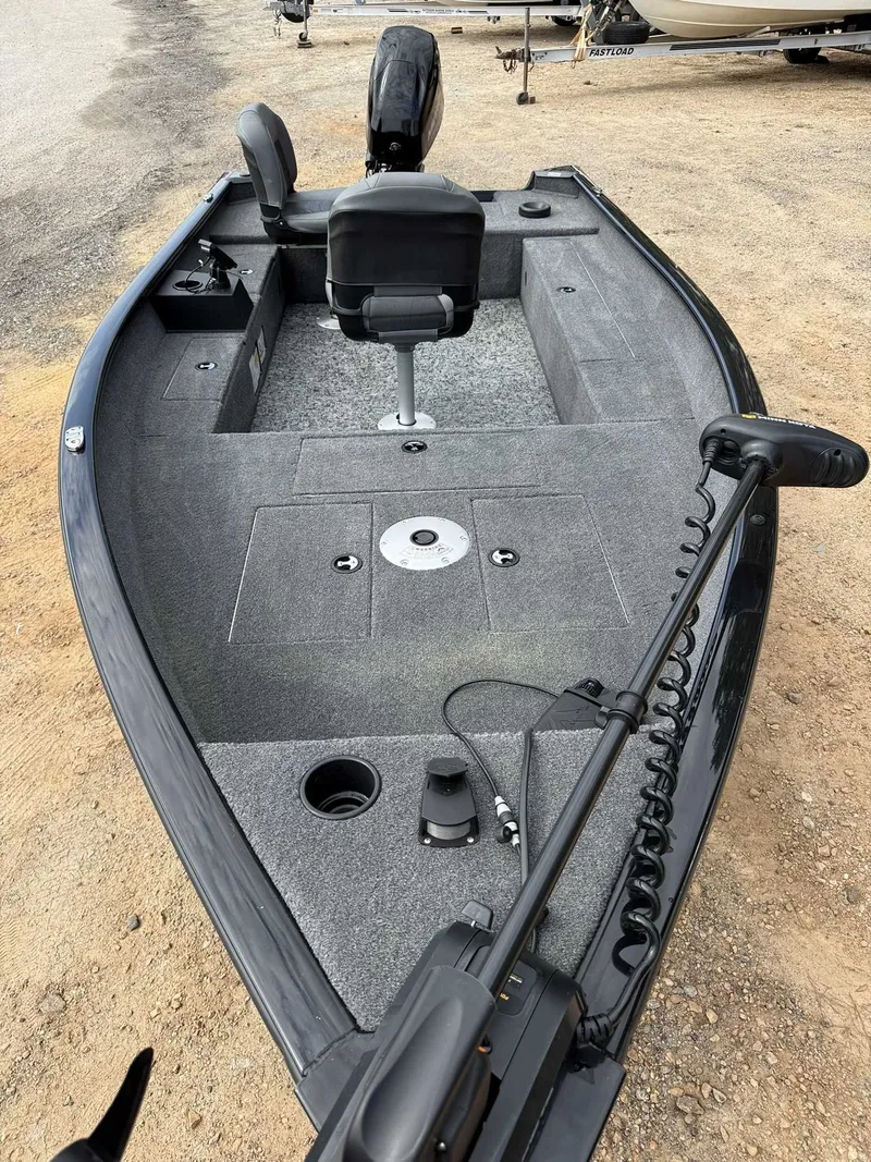 Slide: The Image of 2025 Tracker Super Guide V16 Tiller boat with Mercury 40 trailer. - 13