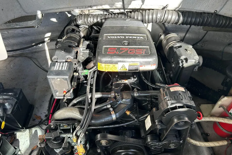 Slide: The Image of Volvo Penta 5.7GSi engine in a 2001 Chaparral 235 SSi boat. - 17