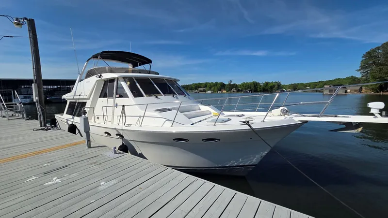 The Image of Meridian 490 Pilothouse 2008 - 0