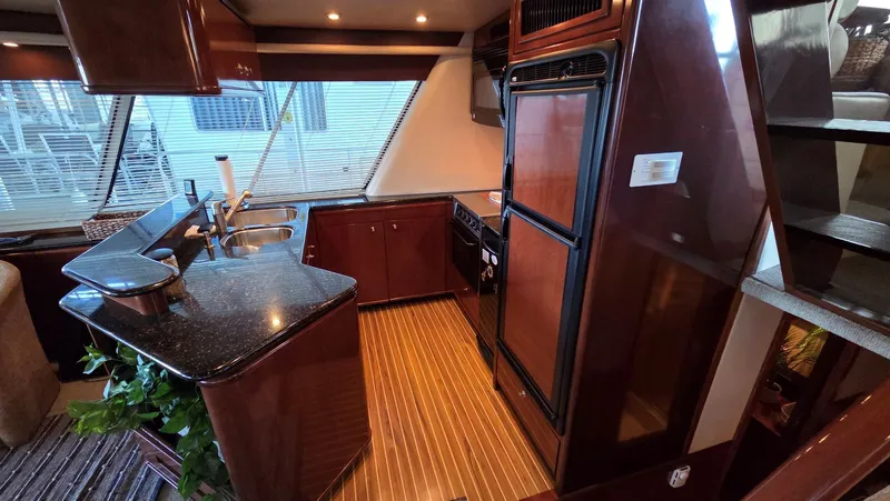 Slide: The Image of Meridian 490 Pilothouse 2008 - 14