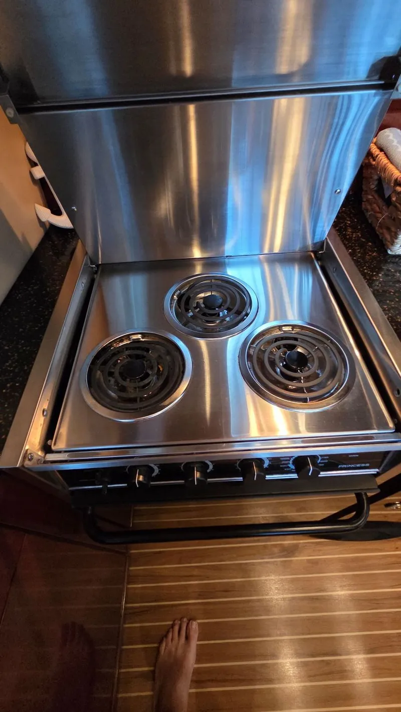 Slide: The Image of Meridian 490 Pilothouse 2008 - 21