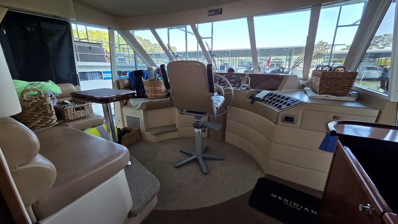 Slide: The Image of Meridian 490 Pilothouse 2008 - 25