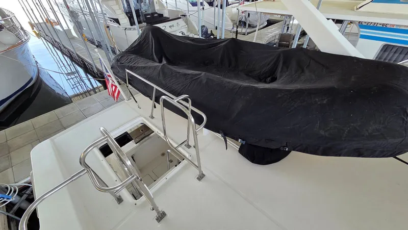 Slide: The Image of Meridian 490 Pilothouse 2008 - 35