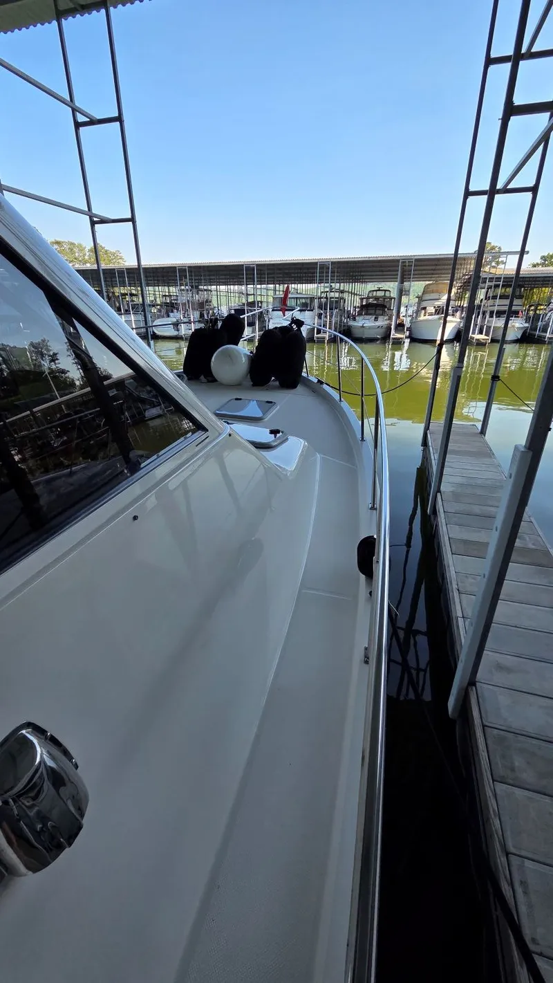 Slide: The Image of Meridian 490 Pilothouse 2008 - 38