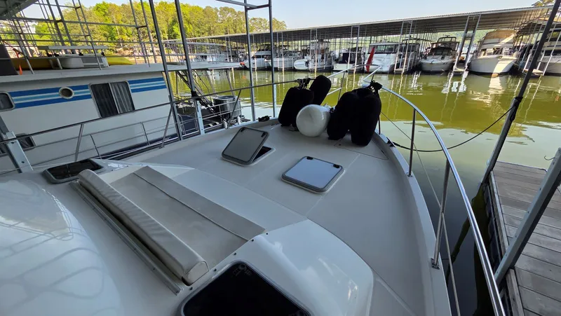 Slide: The Image of Meridian 490 Pilothouse 2008 - 39