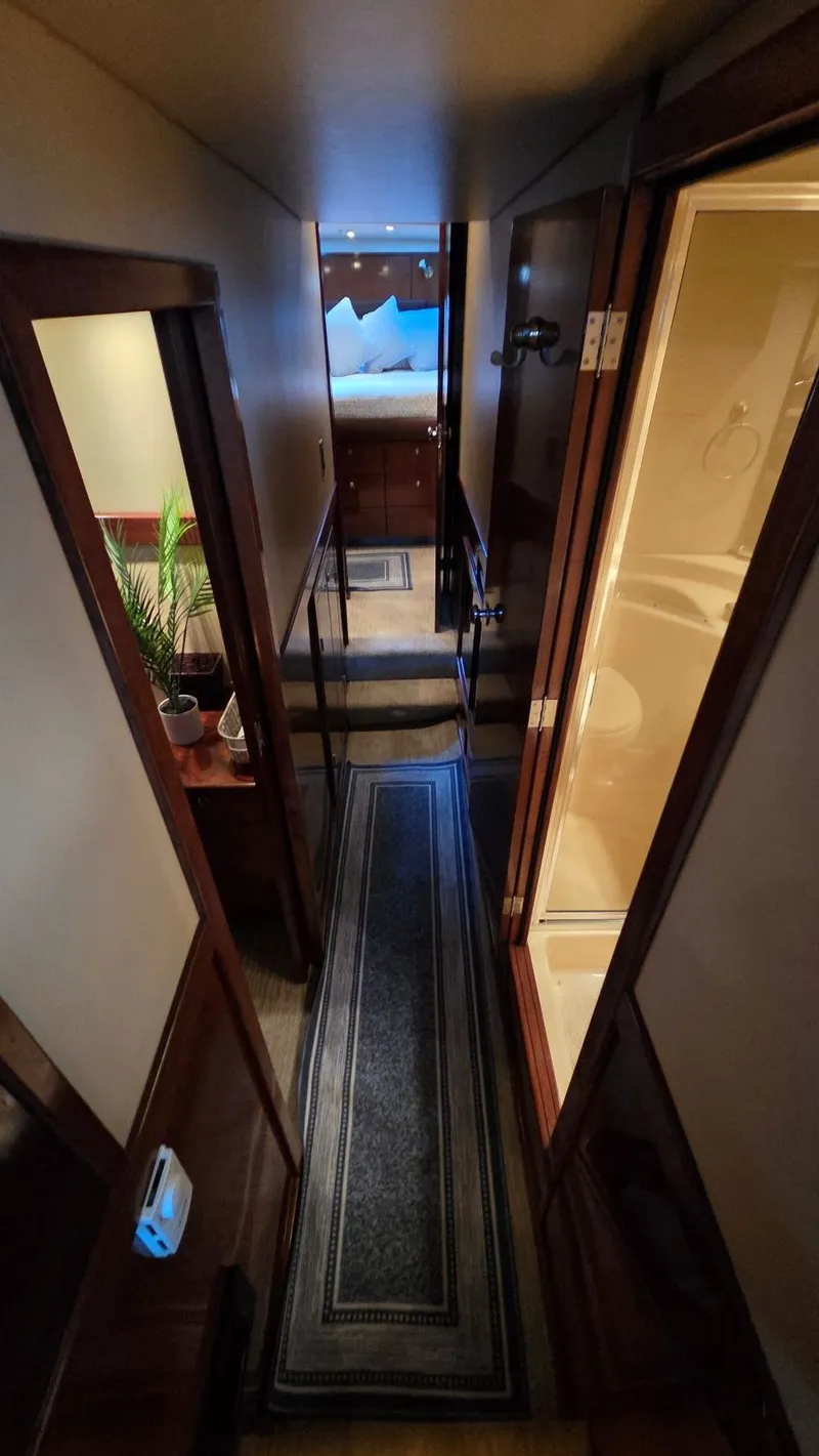 Slide: The Image of Meridian 490 Pilothouse 2008 - 42