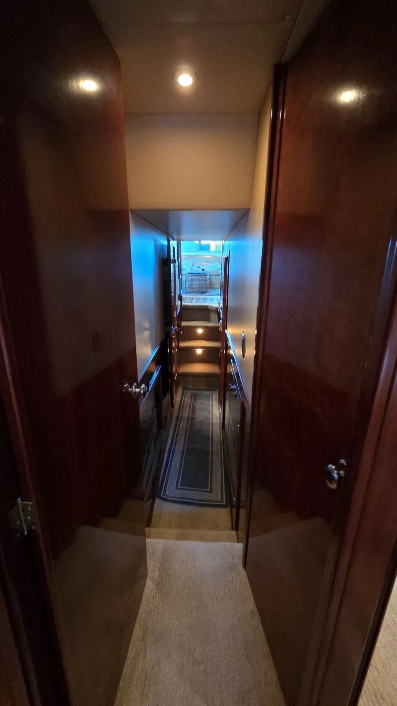 Slide: The Image of Meridian 490 Pilothouse 2008 - 54