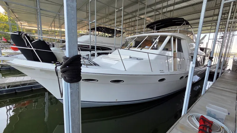 Slide: The Image of Meridian 490 Pilothouse 2008 - 6