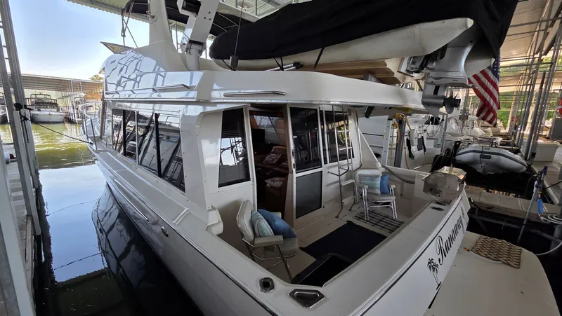 Slide: The Image of Meridian 490 Pilothouse 2008 - 8