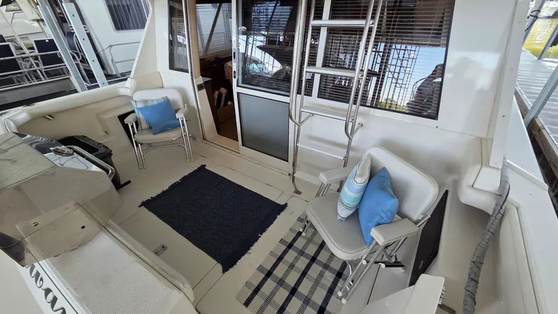 Slide: The Image of Meridian 490 Pilothouse 2008 - 9