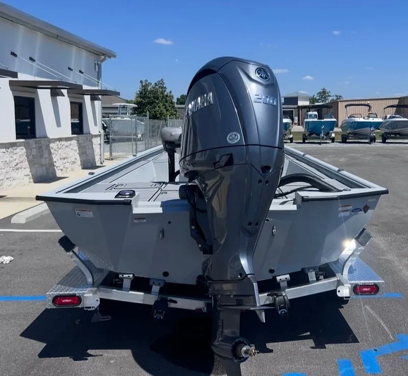 Slide: The Image of Avid 22 Recon 2026 boat with Yamaha outboard motor. - 12