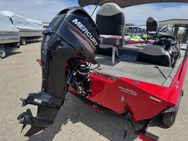 Slide: The Image of Tracker Pro Team 175 TXW 2016 - 6