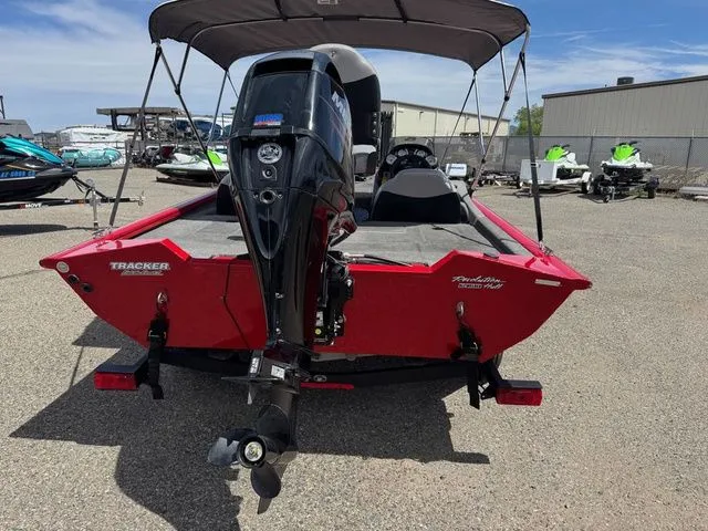 Slide: The Image of Tracker Pro Team 175 TXW 2016 - 7