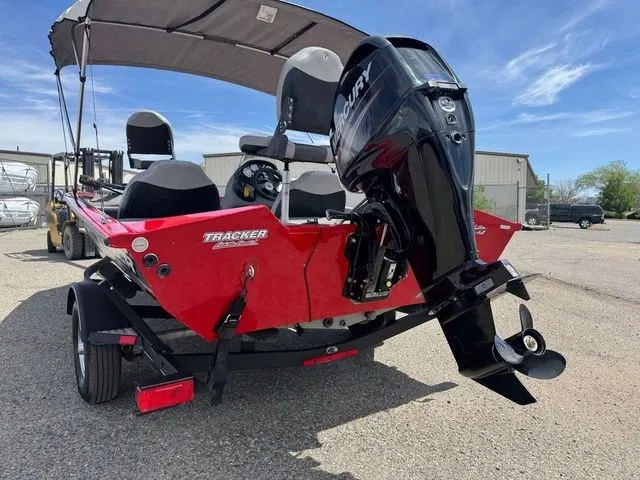 Slide: The Image of Tracker Pro Team 175 TXW 2016 - 8