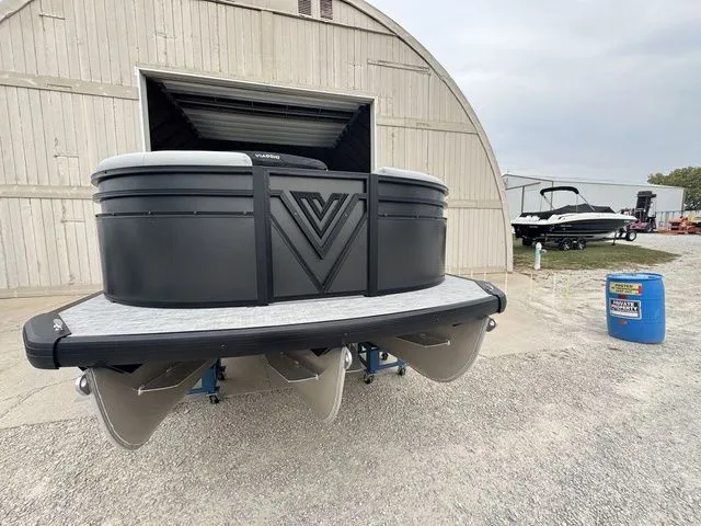 Slide: The Image of Viaggio V20C Tri-Toon 2026 - 7