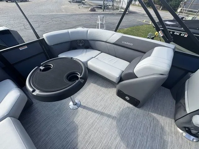 Slide: The Image of Viaggio V22U Tri-Toon 2026 - 16