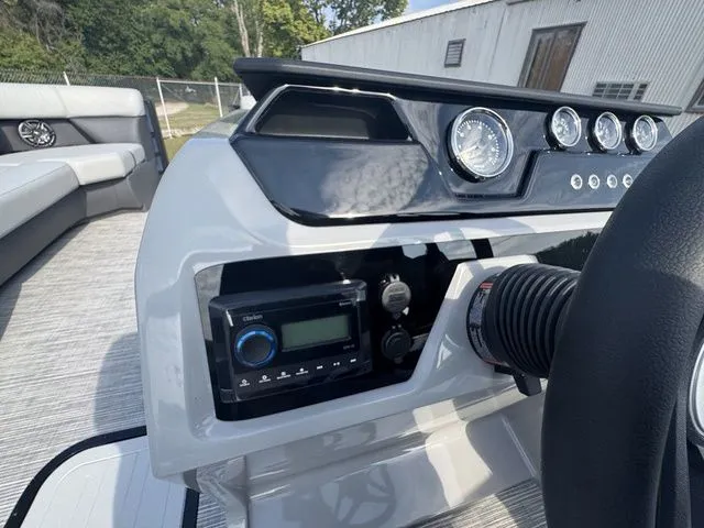 Slide: The Image of Viaggio V22U Tri-Toon 2026 - 23