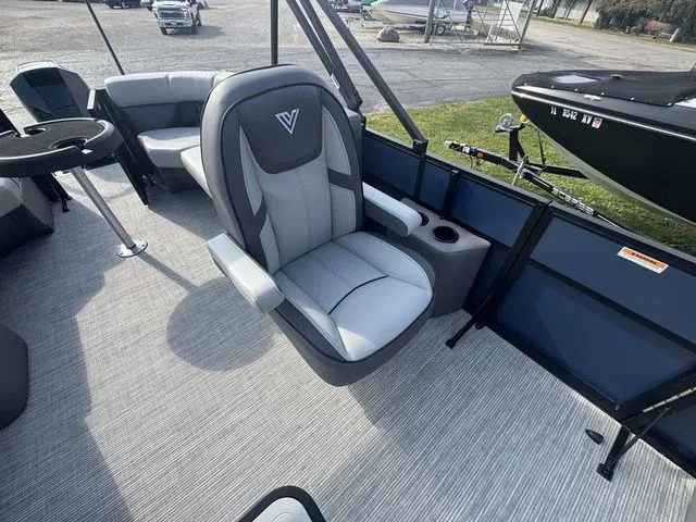 Slide: The Image of Viaggio V22U Tri-Toon 2026 - 8