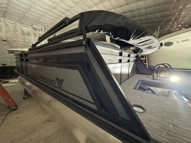 Slide: The Image of Viaggio X18U Bi-Toon (25" Tubes) 2026 - 11