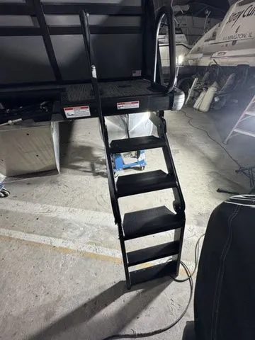 Slide: The Image of Viaggio X18U Bi-Toon (25" Tubes) 2026 - 9