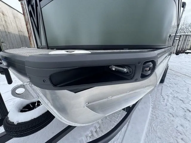 Slide: The Image of Viaggio X24Q Tri-Toon (27" Tubes) 2026 - 11