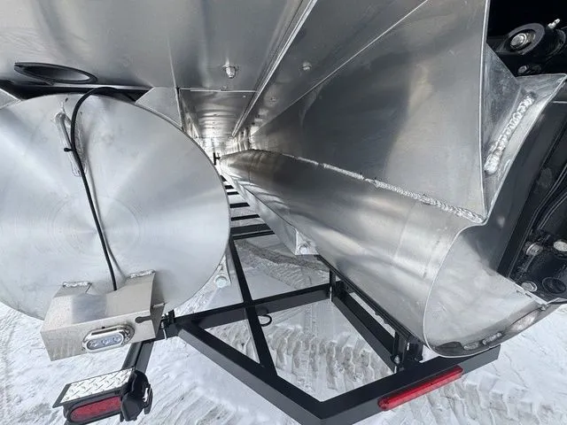 Slide: The Image of Viaggio X24Q Tri-Toon (27" Tubes) 2026 - 12